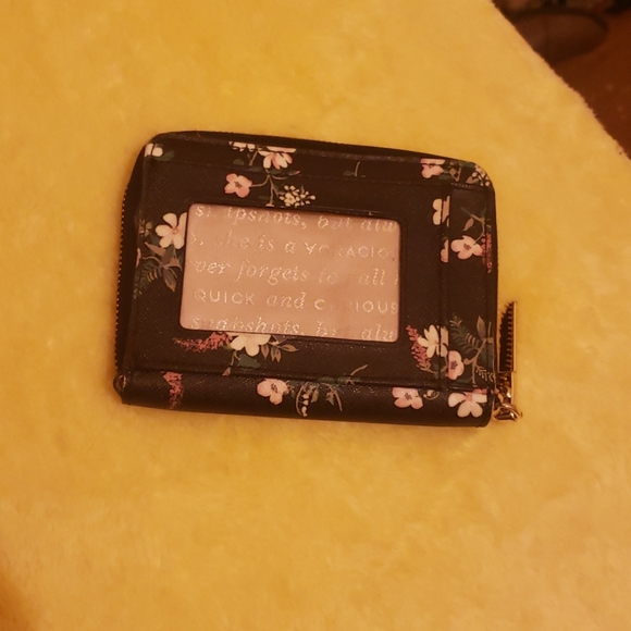 Kate Spade Wallet - Picture 1 of 3